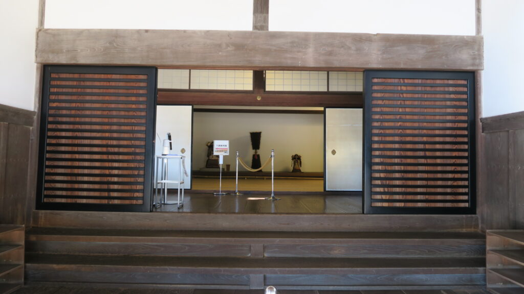 武徳殿正面内部